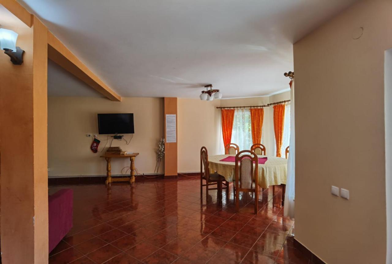 Hotel Casa Dobrin Arefu Esterno foto